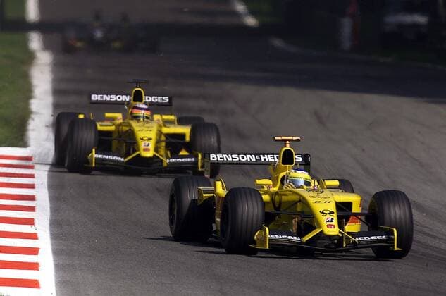 Giancarlo Fisichella (Italien) vor seinem Teamkollegen Takuma Sato (Japan beide Jordan-Honda) Motorsport Grand Prix Herren Großer Preis von Italien 2002, Formel 1 Weltmeisterschaft, F1, F, GP, WM, Gruppe Autodromo Nazionale Monza