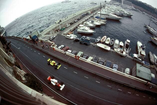 Ayrton Senna (unten, Brasilien McLaren-Honda) im Duell Motorsport Grand Prix Herren Großer Preis von Monaco 1989, Formel 1 Weltmeisterschaft, F1, F, GP, WM, Vdia Totale Monte Carlo