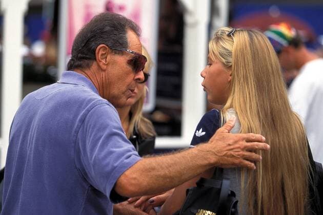Nick Bollettieri (USA, li.) im Gespräch mit Anna Kournikova (Rußland) Tennis Damen US Open 1996, Grand Slam, WTA-Tour, Vdia Gruppe Flushing Meadow, Meadows New York