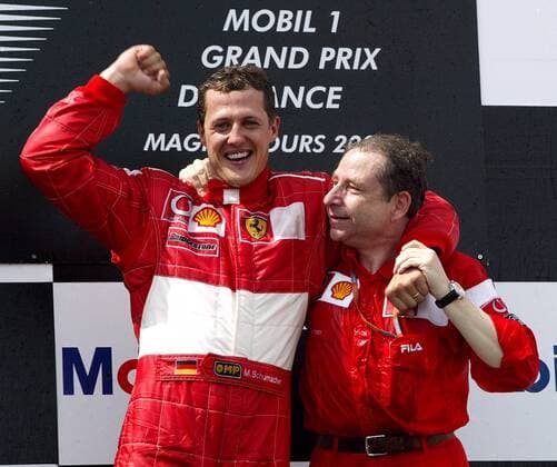 Michael Schumacher (li., Deutschland) und Teamchef Jean Todt (Frankreich beide Ferrari) jubeln Motorsport Grand Prix Herren Großer Preis von Frankreich 2002, Formel 1 Weltmeisterschaft, F1, F, GP, WM, Vdig Gruppe Circuit de Nevers Magny-Cours Freude,