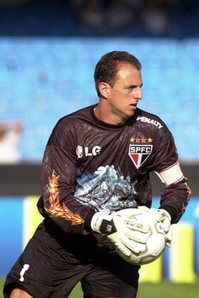 Torwart Rogerio Ceni (Sao Paulo) hat den Ball Fußball Herren Copa JoaoHavelange 2001, 1. Brasilianische Liga, FC, Sao Paulo Futebol Clube Einzelbild Sao Paulo