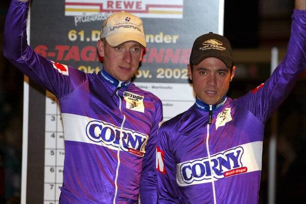 Bradley Wiggins (li.) und Chris Newton (beide England) Radsport Herren 61. Dortmunder 6-Tage-Rennen 2002, Sechstagerennen, Sechstage, Sechs, Sixdays, six days Gruppe Dortmund