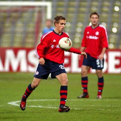Philipp Lahm (Bayern) am Ball Fußball EC 1 Herren Champions League 2002 2003, FC Bayern München, Einzelbild Olympiastadion München