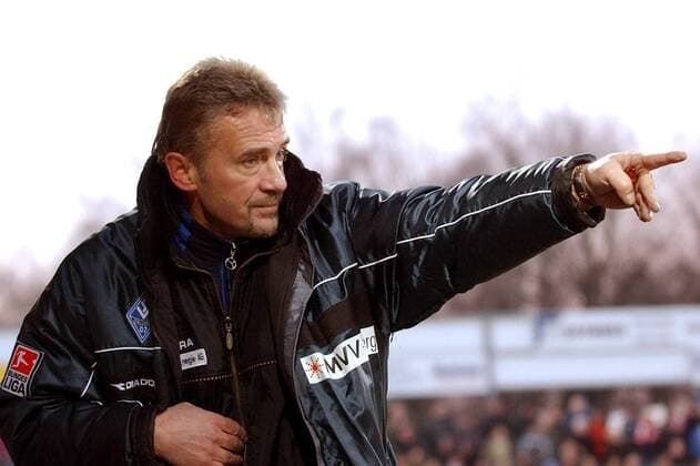 Trainer Walter Pradt (Mannheim) Fußball 2. BL Herren Saison 2002 2003, Ahlen - SV Waldhof Mannheim 1:4 Einzelbild Ahlen