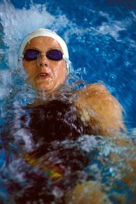 Kornelia Ender-Grummt (Deutschland), ehemalige DDR-Weltklasseschwimmerin Schwimmen Damen Schwimmsport 1992, Training, Rücken, Rückenschwimmen Einzelbild Mainz Dynamik,