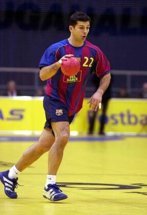 Dragan Skrbic (Barca) am Ball Handball EC 3 Herren EHF-Cup 2002 2003, Pokal, Europapokal, Europacup, Rückspiel, Achtelfinale, Vdig Einzelbild Essen Dynamik,