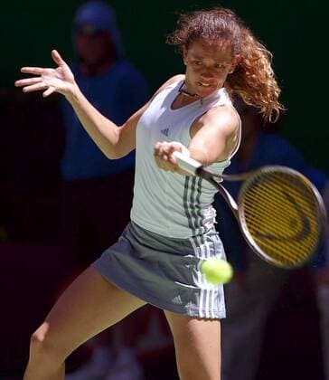 Patty Schnyder (Schweiz) - Vorhand Tennis Damen Australian Open 2003, Grand Slam, WTA-Tour, Hartplatz, Hardcourt, Hartplatztennis, Hartplatzturnier Einzelbild Melbourne Dynamik,