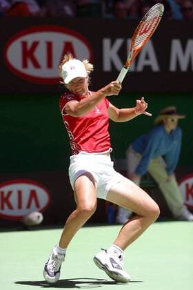 Justine Henin-Hardenne (Belgien) - Vorhand Tennis Damen Australian Open 2003, Grand Slam, WTA-Tour, Hartplatz, Hardcourt, Hartplatztennis, Hartplatzturnier Einzelbild Melbourne Dynamik,