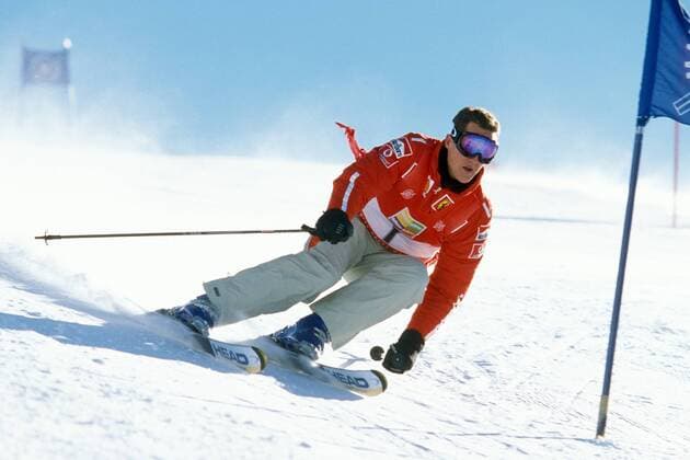 Michael Schumacher (Deutschland Ferrari) beim Wintersport Motorsport Herren Ferrari Skiwoche 2003, Formel 1, F1, Winter, Ausflug, Ski, Alpin Skisport, Schnee, Abfahrt, Einzelbild Madonna di Campiglio
