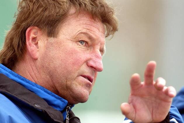 Fußball, Trainerhistorie 1. FC Lok Leipzig von 1896 bis heute Trainer Hans-Jürgen Dörner (Leipzig) nachdenklich Fußball Herren Oberliga NOFV-Süd 2002 2003, VfB Leipzig, Vdig Porträt Leipzig Nachdenklichkeit,