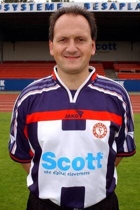 Trainer Ralf Aussem (Fortuna Köln) Fußball Herren Oberliga Nordrhein, Saison 2002 2003, SC Fortuna Köln, Vorstellung, Präsentation, Pressetermin Porträt Köln
