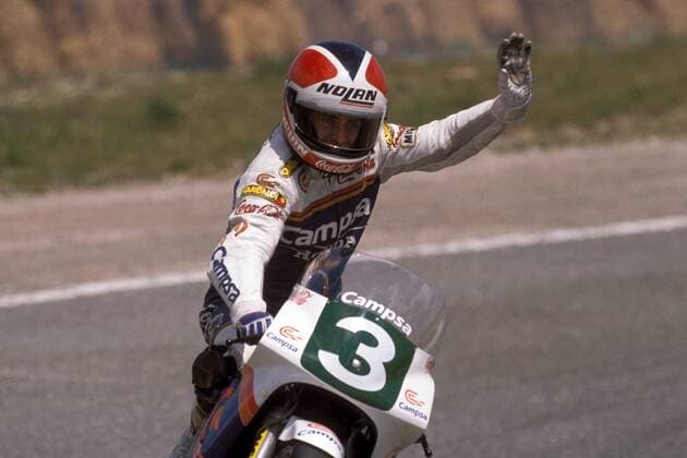 Alfonso Sito Pons (Spanien Honda) - Siegesjubel Motorsport WM Herren Weltmeisterschaft 1989, Motorrad, Motorradrennen, Motorradrennsport, Motorradsport, Vdia Einzelbild Hockenheimring Hockenheim
