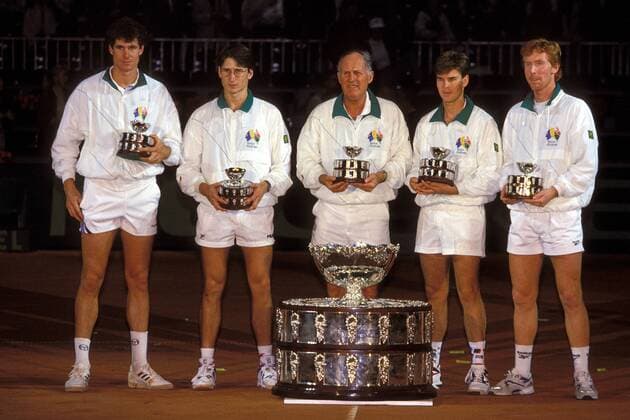 Daviscupteam Australien verliert das Finale 1993, v.li.: Richard Fromberg, Jason Stoltenberg, Teamchef Neale Fraser, Todd Woodbridge und Mark Woodforde Tennis Herren Davis Cup 1993, Daviscup, Daviscupteam, Team, Totale Düsseldorf