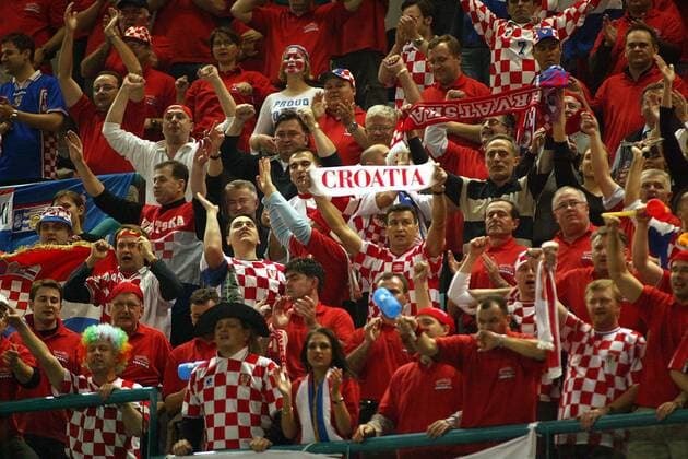 Kroatische Fans unterstützen ihr Team Handball WM Herren Weltmeisterschaft 2003, Finale, Endspiel, Länderspiel, Nationalmannschaft, Nationalteam Totale Lissabon