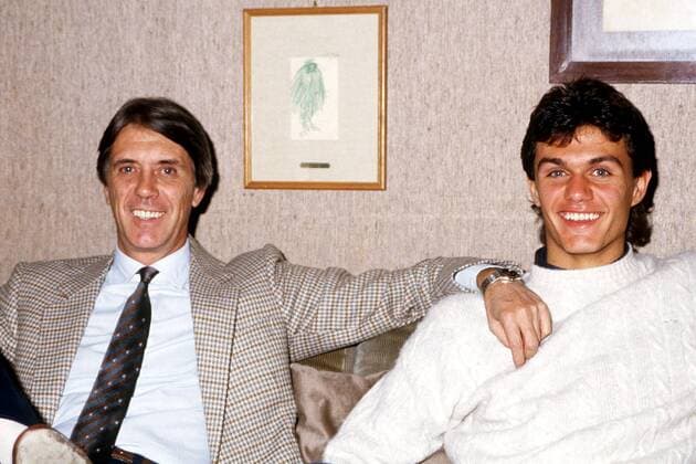 Paolo Maldini, 50. Geburtstag am 26. Juni Paolo Maldini (re., Milan) und sein Vater Cesare Maldini Fußball Herren Serie A 1984 1985, 1. Italienische Liga, AC Mailand, Shooting, Fotoshooting, Fototermin, Homestory Gruppe Mailand