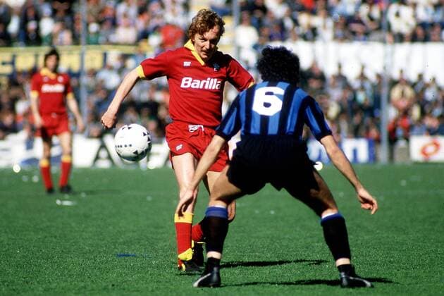 Zbigniew Boniek (Roma) am Ball Fußball Herren Serie A 1987 1988, 1. Italienische Liga, Internazionale Mailand - AS Rom 4:2, Inter Gruppe Mailand Dynamik,