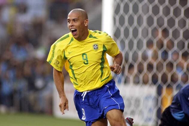 Ronaldo (Brasilien) - Torjubel Fußball WM Herren Weltmeisterschaft 2002, Länderspiel, Gruppenspiel, Gruppe C, Nationalmannschaft, Nationalteam Einzelbild Ulsan Dynamik, Freude,  