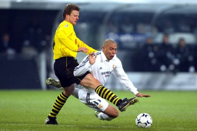 Christian Wörns (li., BVB) gegen Ronaldo (Real) Fußball EC 1 Herren Champions League 2002 2003, Borussia Dortmund - Real Madrid 1:1, Vdig Gruppe Dortmund Dynamik,