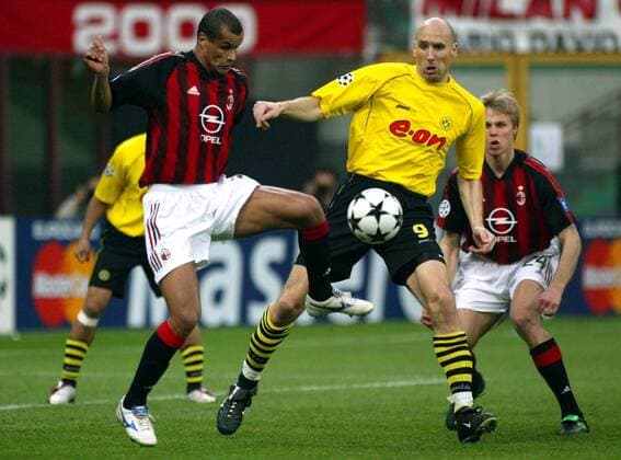 Jan Koller (BVB, re) gegen Rivaldo (Milan) Fußball EC 1 Herren Champions League 2002 2003, AC Mailand - Borussia Dortmund 0:1 Gruppe Mailand Dynamik,