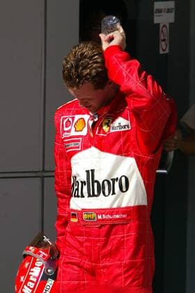 Michael Schumacher (Deutschland Ferrari) enttäuscht Motorsport Grand Prix Herren Großer Preis von Malaysia 2003, Formel 1 Weltmeisterschaft, F1, F, GP, WM, Vdig Einzelbild Sepang Enttäuschung,