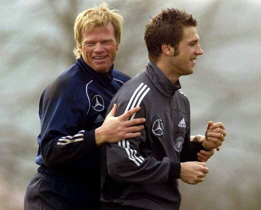 Torwart Oliver Kahn (li.) und Torsten Frings (beide Deutschland) Fußball Herren Nationalmannschaftstraining 2003, Nationalmannschaft, Nationalteam, Training, Gruppe Herzogenaurach Harmonie Freude, Kameradschaft