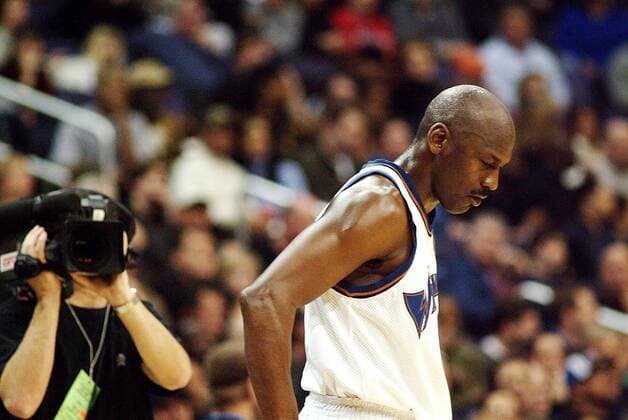 Michael Jordan (Wizards) enttäuscht Basketball Herren NBA 2002 2003, Washington Wizards, Vdig Einzelbild Washington Enttäuschung,