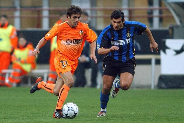 Pablo Aimar (li., Valencia) gegen Sergio Conceicao (Inter) Fußball EC 1 Herren Champions League 2002 2003, Internazionale Mailand - Valencia CF 1:0, Vdig Gruppe Mailand Dynamik,