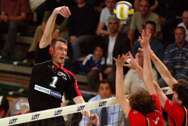 Marko Liefke (li., SCC Berlin) mit einem Schmetterschlag Volleyball 1. BL Herren Saison 2002 2003, Finale, Play Off, Play Offs, Playoff, Playoffs Gruppe Berlin, Endspiel Dynamik,