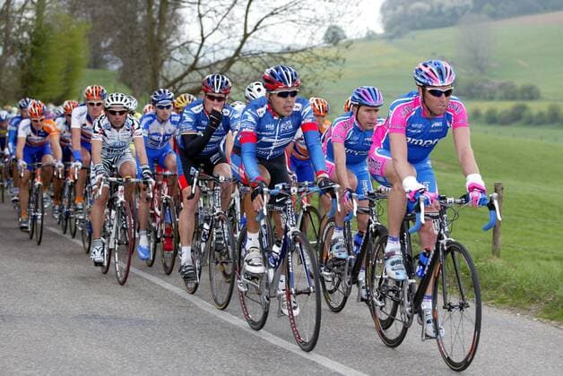 V. re.: Maximilian Sciandri (Großbritannien), Francesco Casagrande (Italien beide Lampre-Daikin), Victor Hugo Pena Grisales (Kolumbien) und Lance Armstrong (USA beide US Postal Service) Radsport Herren Amstel Gold Race 2003, Straßenradsport Gruppe Niederlande
