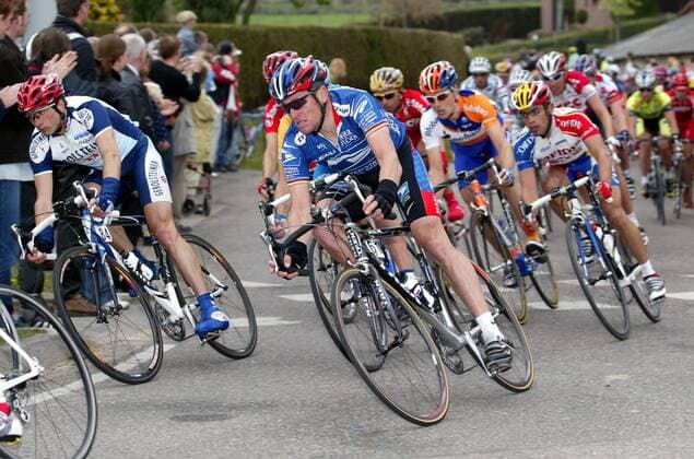 Lance Armstrong (USA US Postal Service, Mitte) und Ellis Rastelli (Italien Gerolsteiner) Radsport Herren Amstel Gold Race 2003, Straßenradsport Gruppe Niederlande