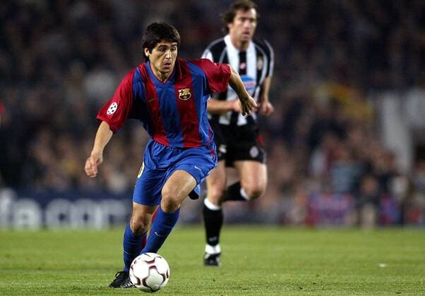Juan Roman Riquelme (Barca) am Ball Fußball EC 1 Herren Champions League 2002 2003, Viertelfinale, FC Barcelona, Vdig Einzelbild Barcelona Dynamik,  