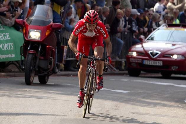 Zieleinfahrt Igor Astarloa - der spanische Saeco-Fahrer gewinnt die 67. Fleche Wallone Radsport Herren 67. Wallonischer Pfeil 2003, Fleche Wallone, Straßenradsport, Rad, Straße Einzelbild Charleroi - Huy