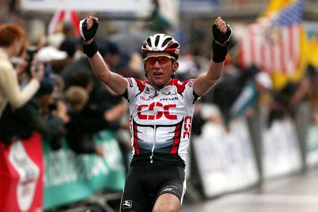 Tyler Hamilton (USA CSC) - Siegesjubel Radsport Herren Lüttich - Bastogne - Lüttich 2003, Rad, Straße, Straßenradsport, Radklassiker, Frühjahrsklassiker Einzelbild