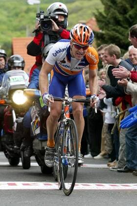Levi Leipheimer (USA Rabobank) vor einem Kameramotorrad Radsport Herren Rund um den Henninger Turm 2003, Straße, Rad, Straßenradsport Einzelbild Frankfurt M.