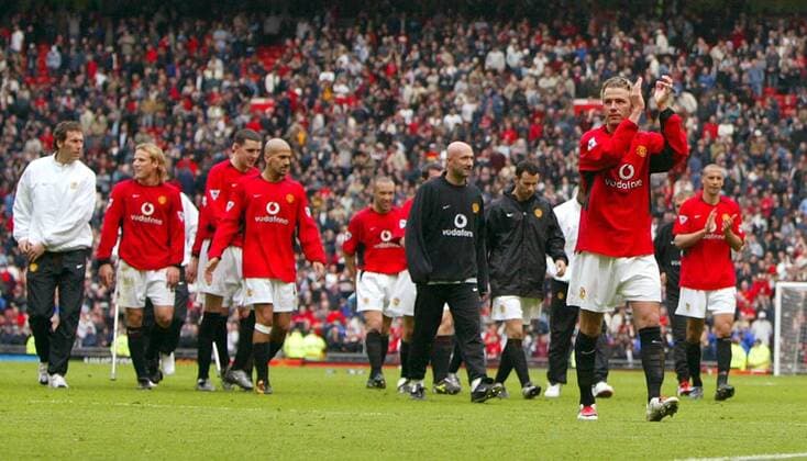 ManU bedankt sich bei seinen Anhängern, vorn re. David Beckham Fußball Herren English Premier League 2002 2003, 1. Englische Liga, Manchester United Totale Manchester