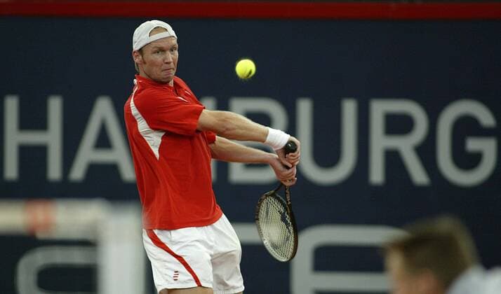 Rainer Schüttler (Deutschland) - beidhändige Rückhand Tennis Herren German Open 2003, Masters Series, ATP-Tour, Vdig, Einzelbild Rothenbaum Hamburg Dynamik,