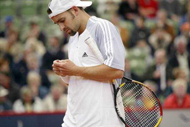 Nicolas Kiefer (Deutschland) nachdenklich Tennis Herren German Open 2003, Masters Series, ATP-Tour, Vdig, Einzelbild Rothenbaum Hamburg Enttäuschung, Nachdenklichkeit,