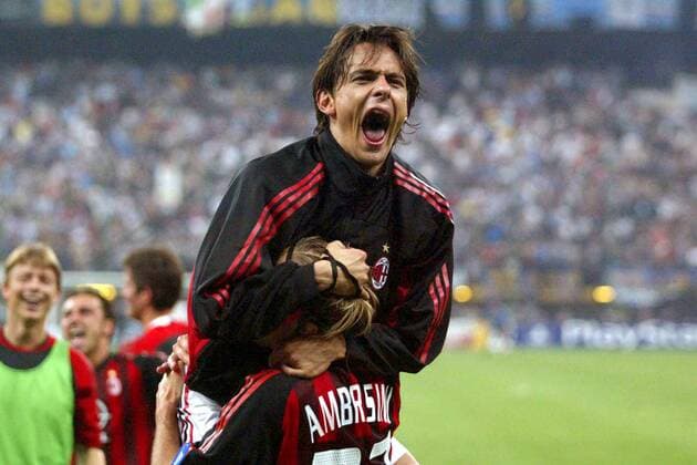 Filippo Inzaghi umarmt Ambrosini (beide Milan) - Schlußjubel Fußball EC 1 Herren Champions League 2002 2003, Halbfinale, AC Mailand, Serie A, 1. Italienische Liga Gruppe Mailand Freude, Begeisterung,