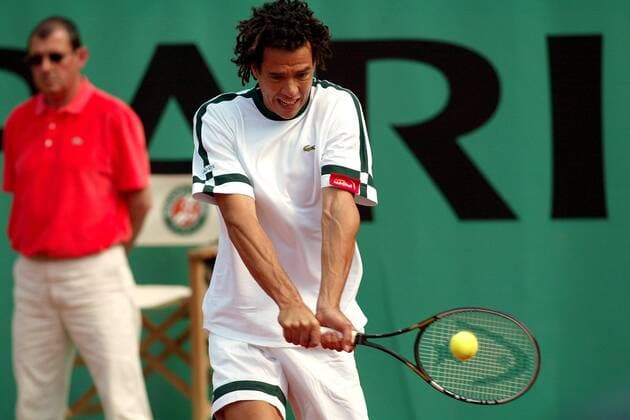 Younes El Aynaoui (Marokko) - beidhändige Rückhand Tennis Herren French Open 2003, Grand Slam, ATP-Tour, Einzelbild Roland Garros Paris  