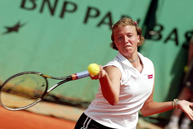 Marie Gaiane Mikaelian (Schweiz) - Vorhand Tennis Damen French Open 2003, Grand Slam, WTA-Tour, Einzelbild Roland Garros Paris Dynamik,  