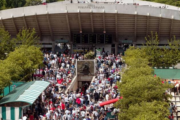 Zuschauer strömen über die Anlage zum Court Suzanne Lenglen Tennis Herren French Open 2003, Grand Slam, ATP-Tour, Totale Roland Garros Paris  