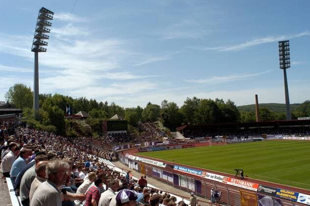 Fußball, Stadiongeschichte FC Erzgebirge Aue Das Erzgebirgsstadion in Aue - Innenansicht Fußball Herren Regionalliga Nord 2002 2003, 3. Liga, FC Erzgebirge Aue, Vdig Totale Erzgebirgsstadion Aue