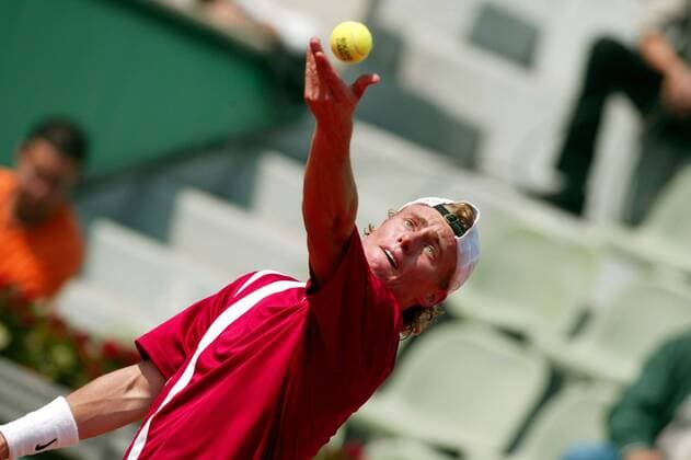 Lleyton Hewitt (Australien) - Aufschlag Tennis Herren French Open 2003, Grand Slam, ATP-Tour, Vdig, Einzelbild Paris  