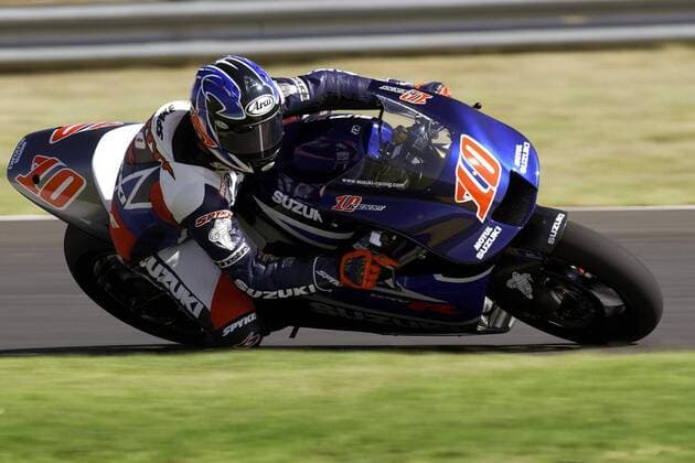 Kenny Roberts (USA) auf seiner Suzuki Motorsport WM Damen Weltmeisterschaft 2003, Motorrad, Motorradrennen, Motorradrennsport, Motorradsport, Vdig Einzelbild Welkom