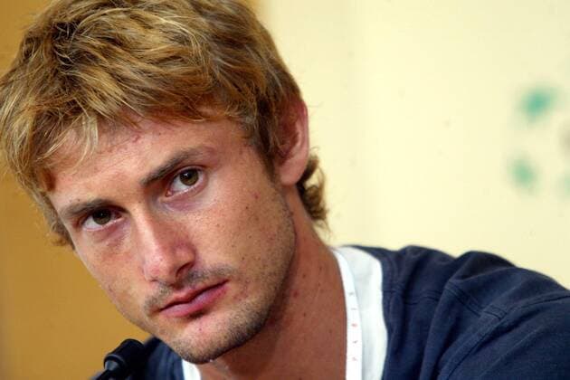 Juan Carlos Ferrero (Spanien) Tennis Herren ATP-Tour 2003, Shooting, Fotoshooting, Fototermin, Outfit, Kleidung, privat Porträt Paris Roland Garros  