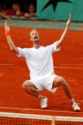Martin Verkerk (Niederlande) - Siegesjubel Tennis Herren French Open 2003, Grand Slam, ATP-Tour, Sand, Sandplatz, Sandplatztennis, Sandplatzturnier Einzelbild Roland Garros Paris Begeisterung, Freude,  