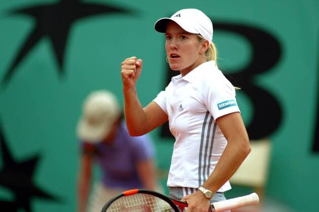 Justine Henin-Hardenne (Belgien) ballt die Faust Tennis Damen French Open 2003, Grand Slam, WTA-Tour, Sand, Sandplatz, Sandplatztennis, Sandplatzturnier, Einzelbild Paris  