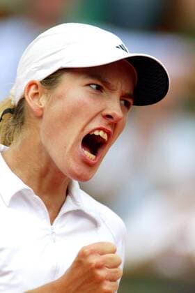 Justine Henin-Hardenne (Belgien) motiviert sich lautstark Tennis Damen French Open 2003, Grand Slam, WTA-Tour, Sand, Sandplatz, Sandplatztennis, Sandplatzturnier, Einzelbild Paris Freude, Begeisterung,  