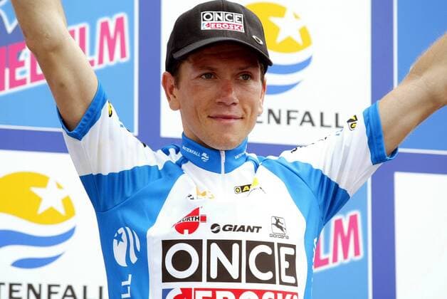 Etappensieger Jose Azevedo (Portugal ONCE-Eroski) im Trikot des Gesamtführenden Radsport Herren Deutschlandtour 2003, Deutschland-Tour, Deutschlandrundfahrt, Rundfahrt, Straßenradsport, Rad, Vdig Einzelbild 5. Etappe, Ravensburg - Feldberg Freude, Begeisterung,