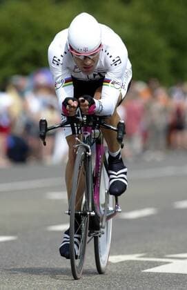 Santiago Botero (Kolumbien Team Telekom) Radsport Herren Deutschlandtour 2003, Deutschland-Tour, Deutschlandrundfahrt, Rundfahrt, Straße, Rad, Vdig Einzelbild Regenbogentrikot, Bretten